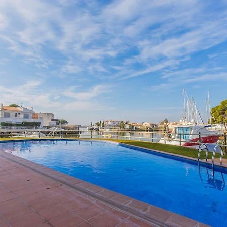 Piso De 2 Habitaciones, 3 Piscinas Y Cerca Del Mar โรเซส ภายนอก รูปภาพ