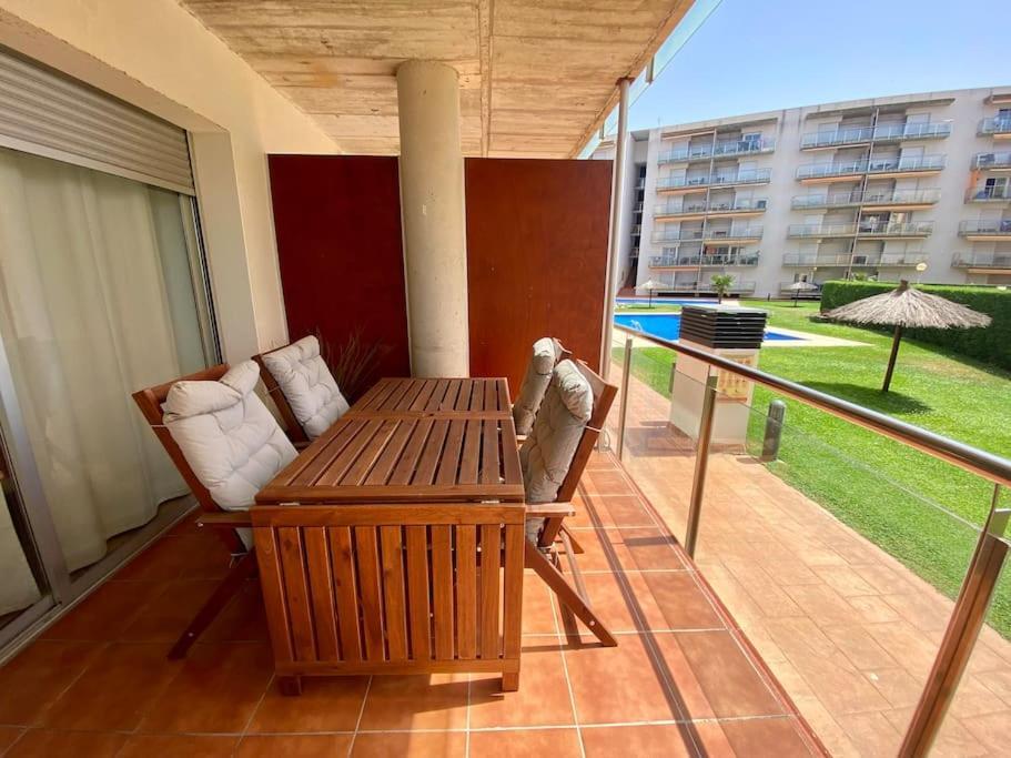 Piso De 2 Habitaciones, 3 Piscinas Y Cerca Del Mar โรเซส ภายนอก รูปภาพ