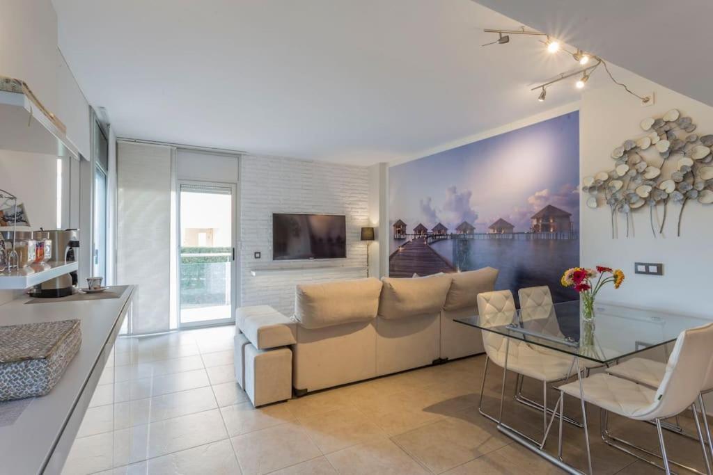 Piso De 2 Habitaciones, 3 Piscinas Y Cerca Del Mar โรเซส ภายนอก รูปภาพ
