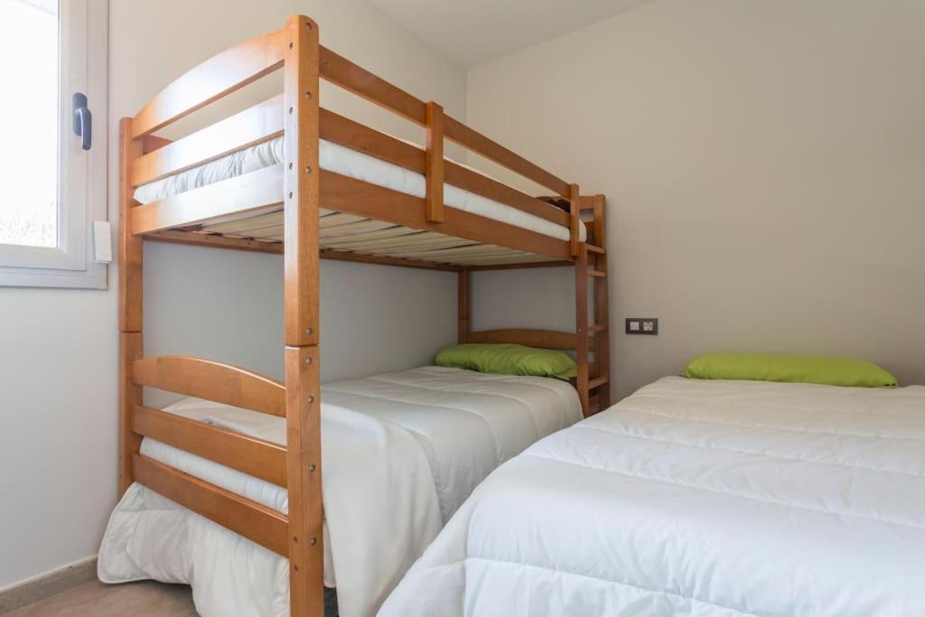 Piso De 2 Habitaciones, 3 Piscinas Y Cerca Del Mar โรเซส ภายนอก รูปภาพ